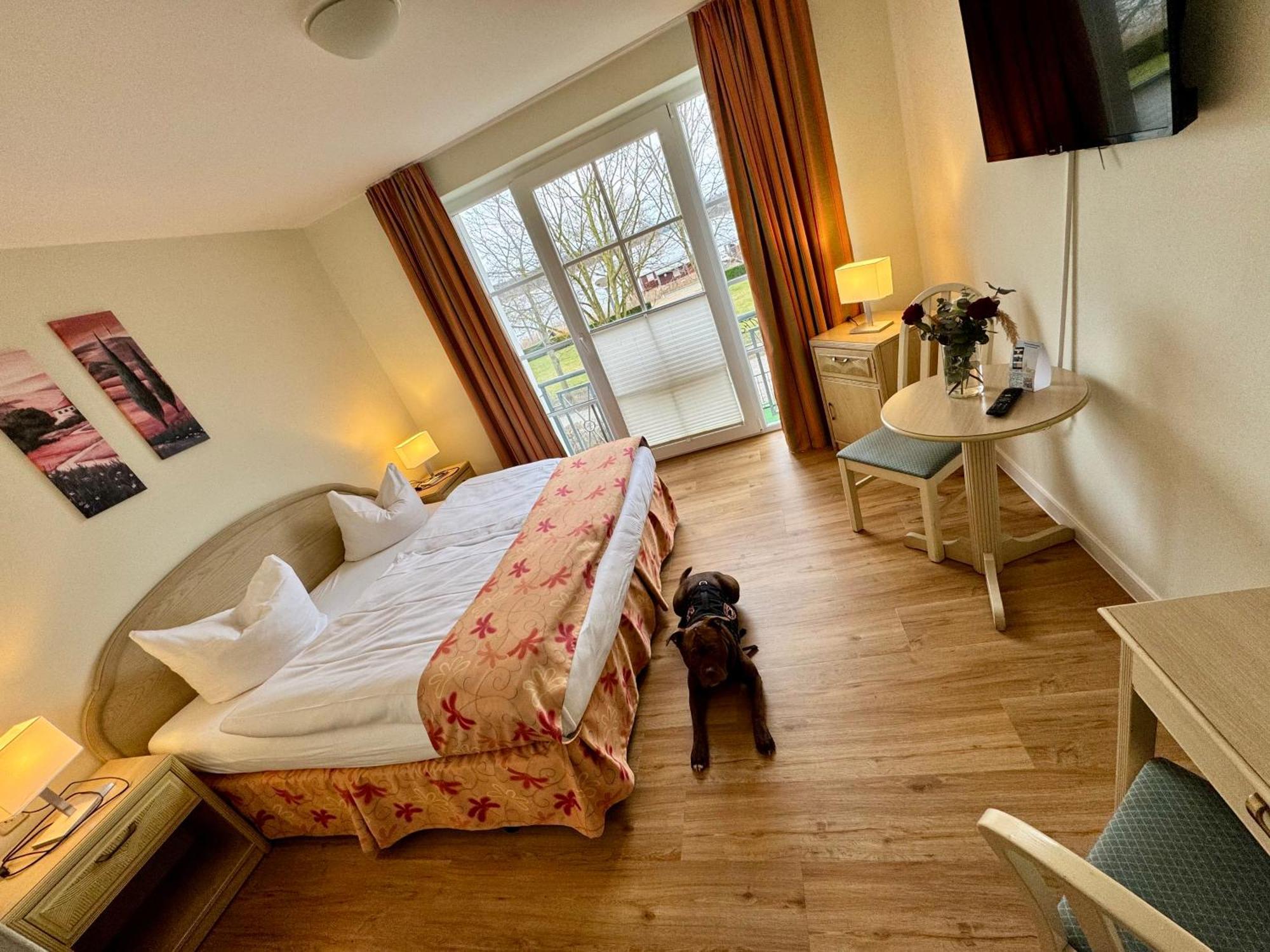 Altes Kasino Hotel am See Neuruppin Exterior foto