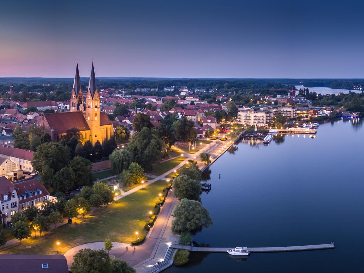 Altes Kasino Hotel am See Neuruppin Exterior foto
